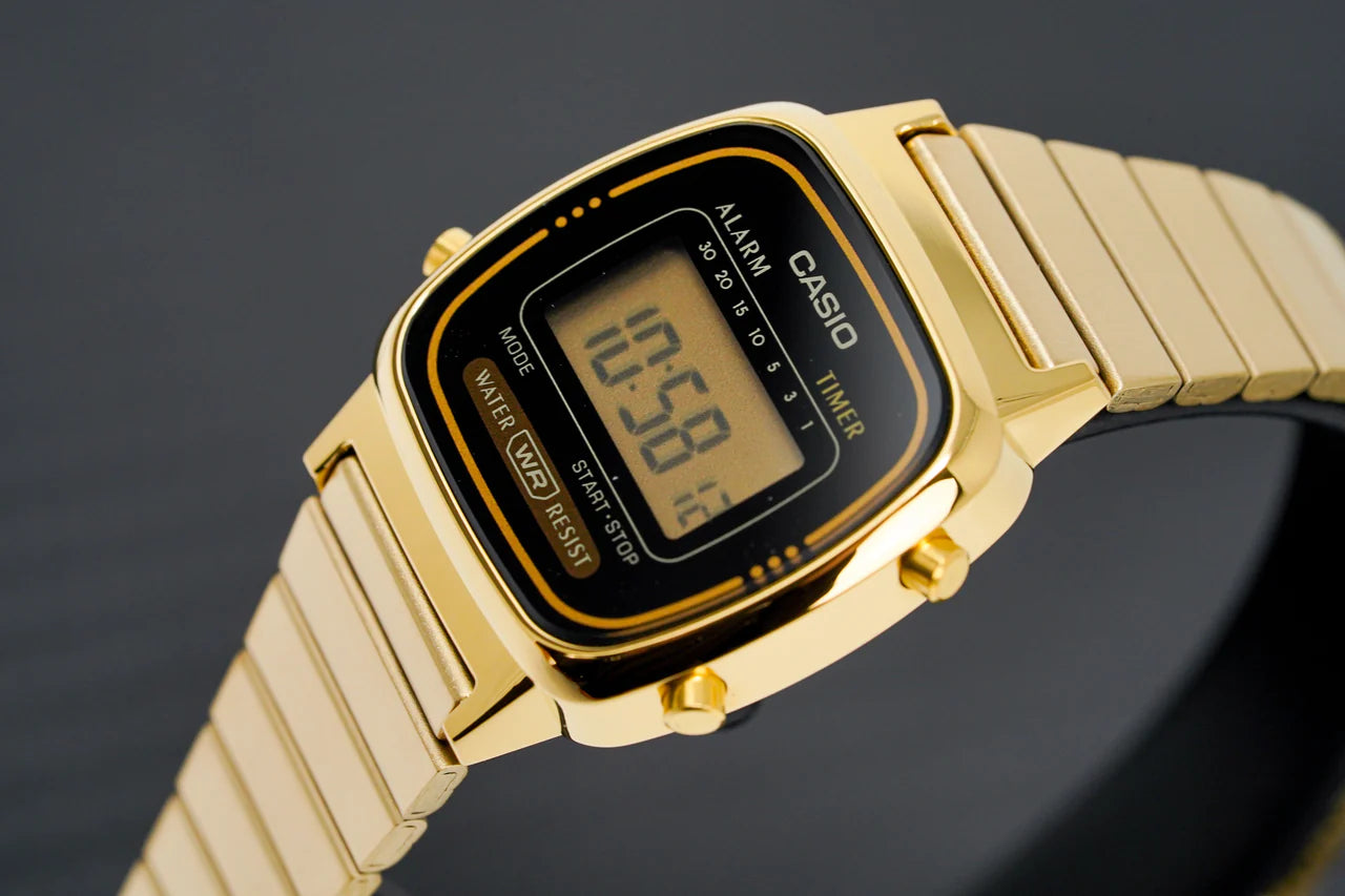 LA670WGA-1CR Gold Metal Vintage Watch