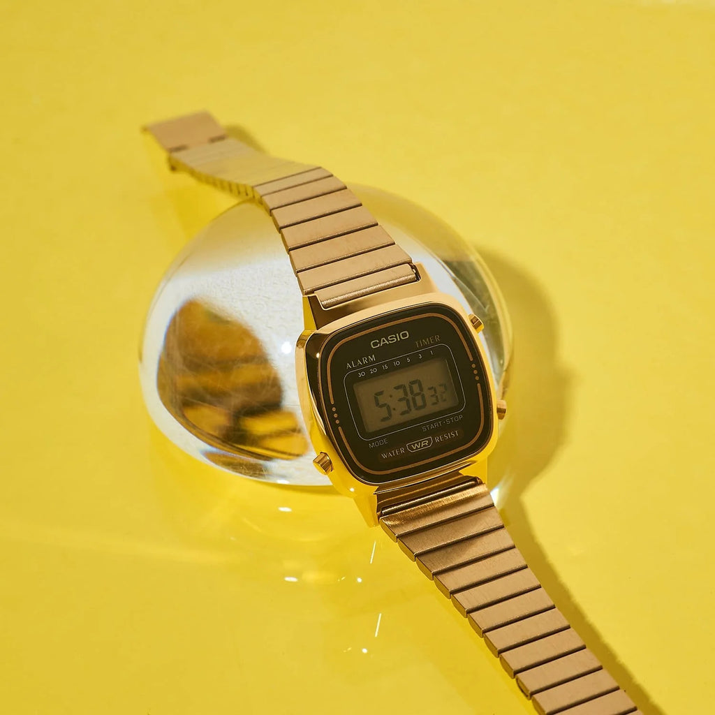LA670WGA-1CR Gold Metal Vintage Watch